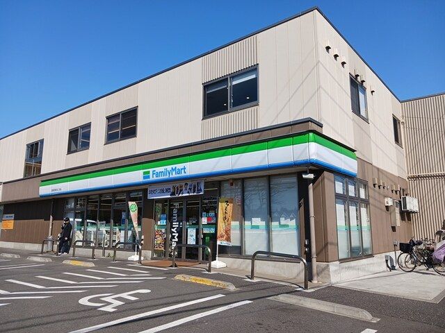 近くのコンビニまで410m（徒歩6分）