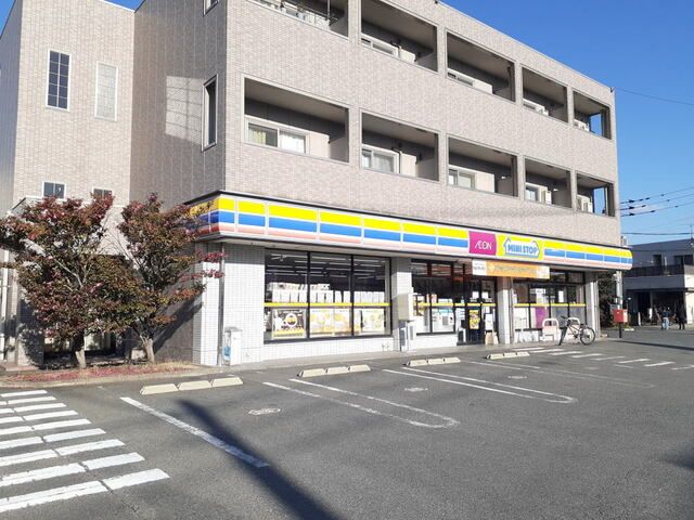 近くのコンビニまで500m（徒歩7分）