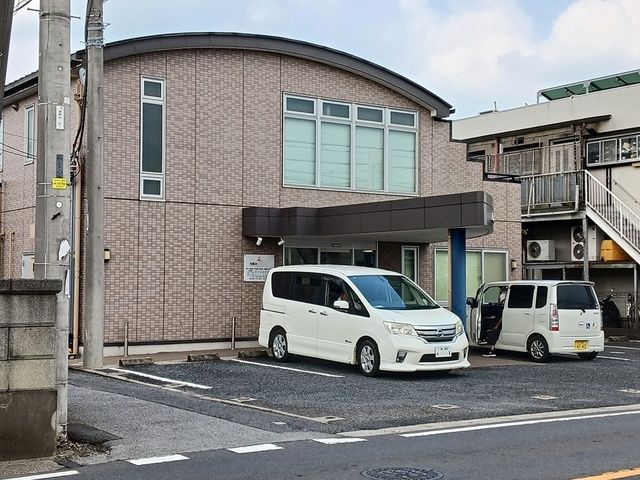 近くの病院まで902m（徒歩12分）