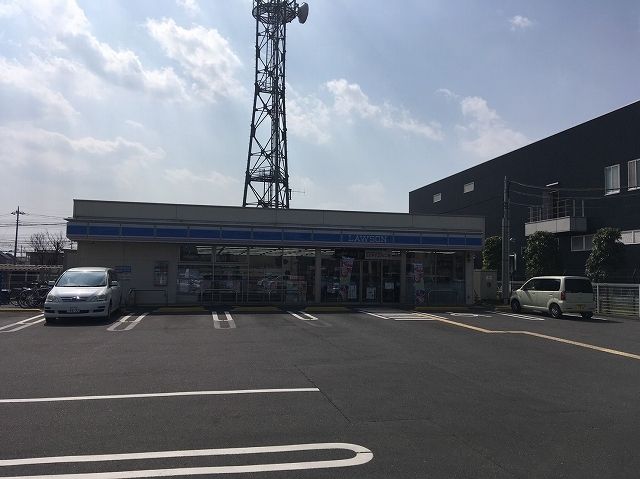 近くのコンビニまで600m（徒歩8分）