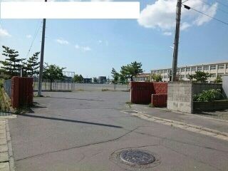 近くの筒井南小学校まで250m（徒歩4分）