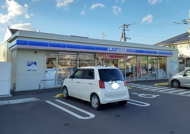 近くのローソン福島岡部店まで300m（徒歩4分）