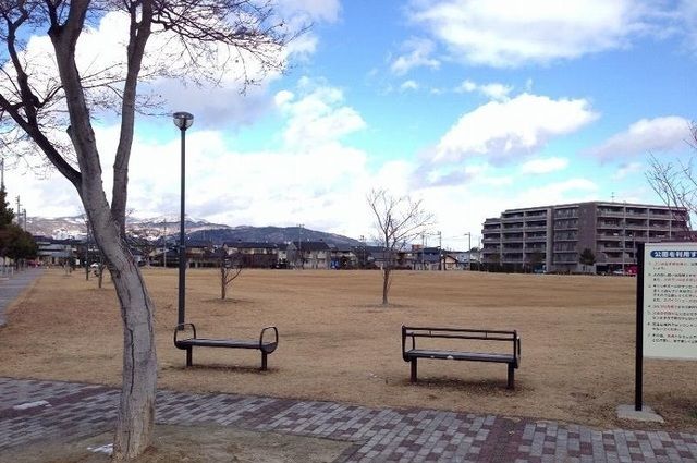 近くの北中央公園まで1,000m（徒歩13分）