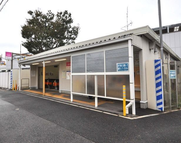 近くの初富駅まで490m（徒歩7分）