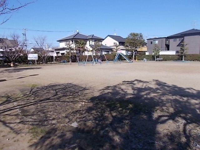 近くの南塚東公園まで94m（徒歩2分）