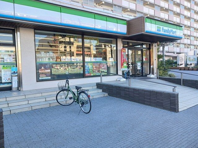近くのコンビニまで840m（徒歩11分）