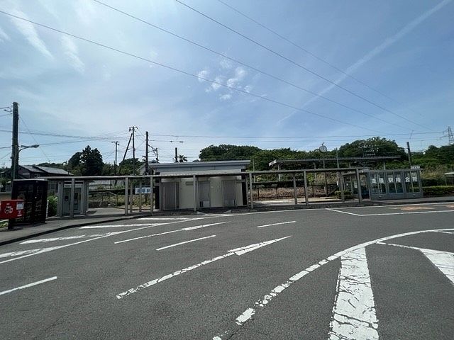 近くの駅まで1,100m（徒歩14分）