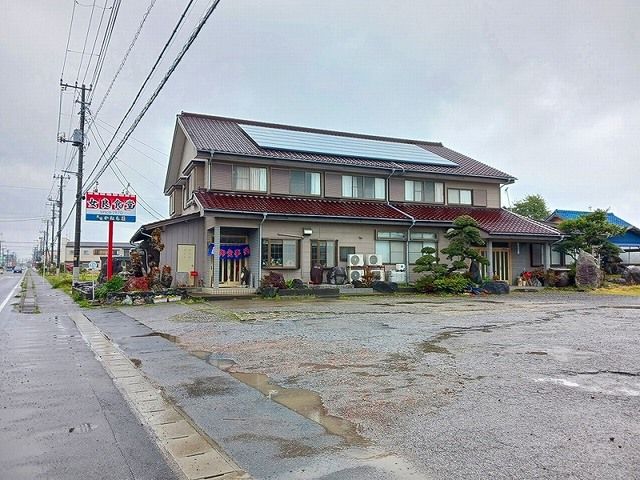 近くの飲食店まで220m（徒歩3分）