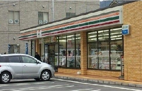 近くのコンビニまで450m（徒歩6分）