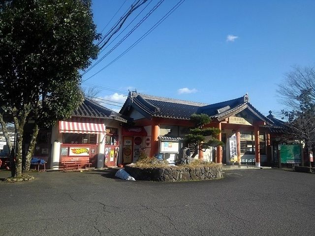近くの駅まで2,900m（徒歩37分）