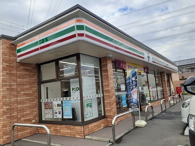 近くのセブンイレブン杉戸内田4丁目店まで350m（徒歩5分）