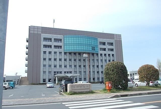 近くの役所まで2,200m（徒歩28分）