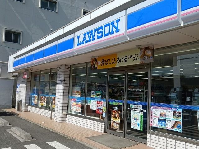 近くのコンビニまで450m（徒歩6分）