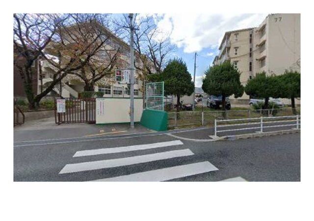 近くの福岡市立弥永小学校まで350m（徒歩5分）