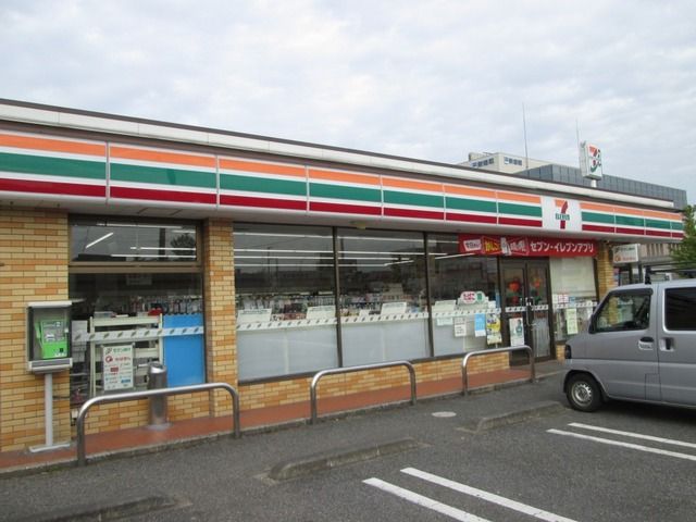 近くのコンビニまで550m（徒歩7分）