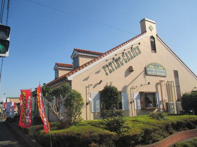 近くの飲食店まで700m（徒歩9分）