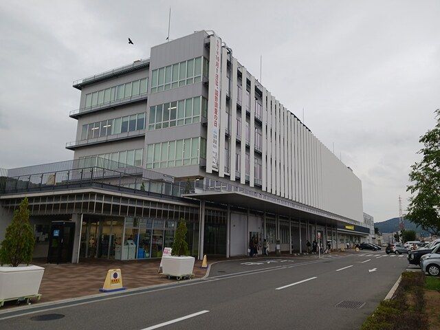 近くの柏原市役所まで2,058m（徒歩26分）