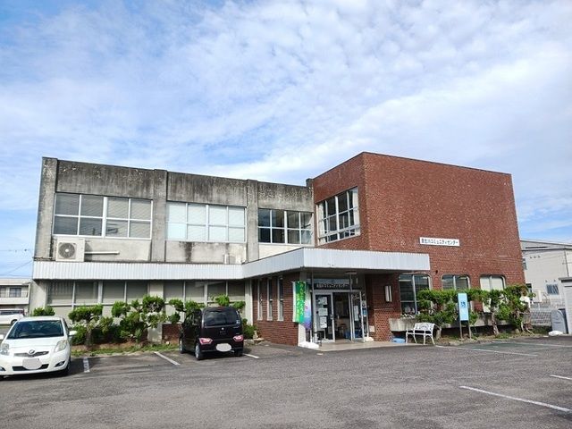 近くの貴生川コミュニティセンターまで250m（徒歩4分）
