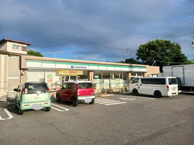 近くのファミリーマート　大津稲津店まで300m（徒歩4分）