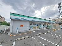 近くのコンビニまで500m（徒歩7分）