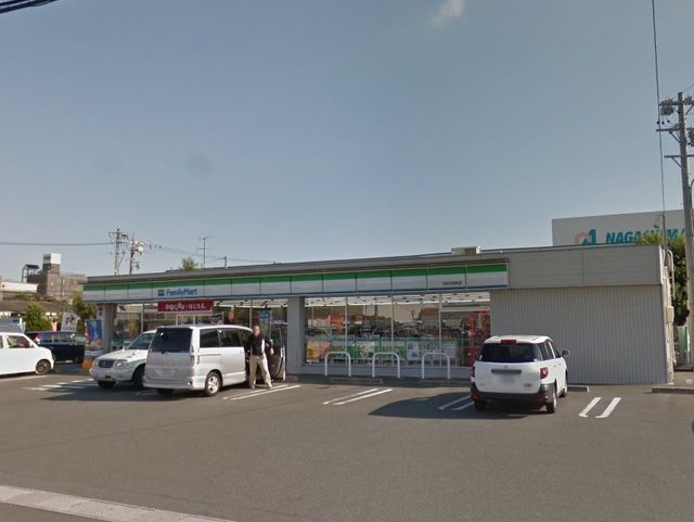 近くのファミリーマート　浜松中田町店まで715m（徒歩9分）