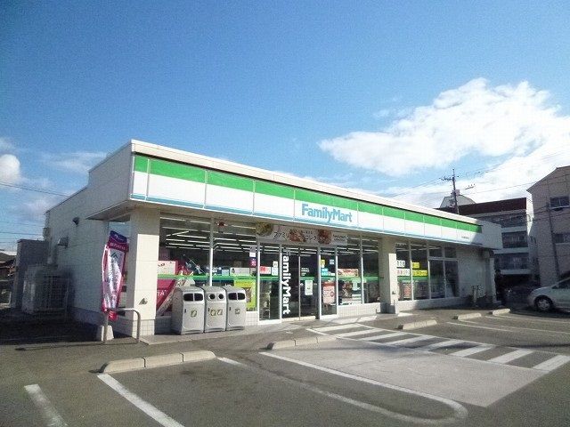 近くのファミリーマート防府鋳物師店まで550m（徒歩7分）
