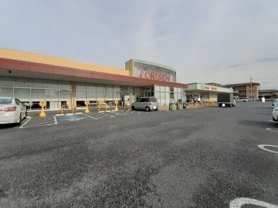 近くのスーパーまで800m（徒歩10分）