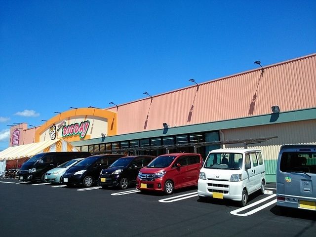 近くのスーパーまで800m（徒歩10分）