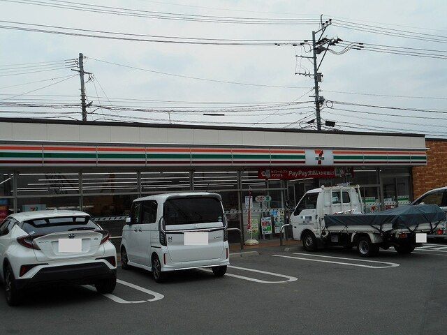 近くのコンビニまで500m（徒歩7分）