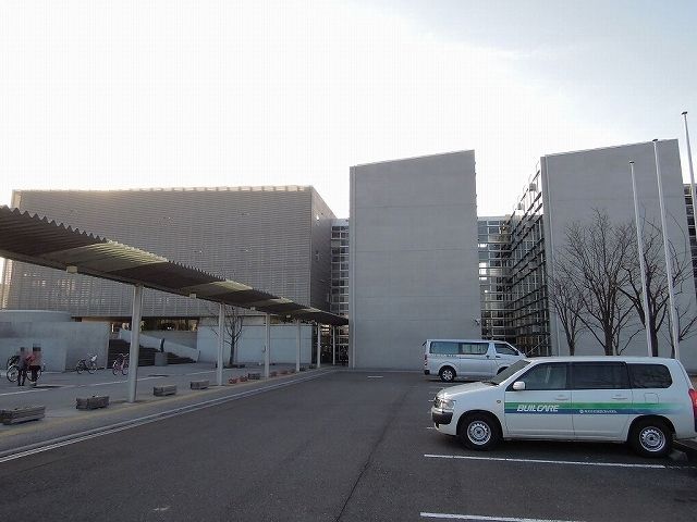 近くの大学・短大まで2,000m（徒歩25分）