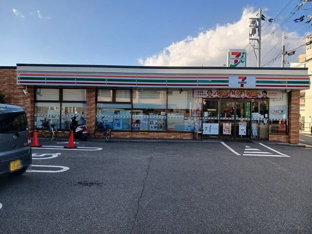 近くのセブンイレブン豊中千成町店まで130m（徒歩2分）