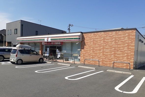 近くのコンビニまで280m（徒歩4分）