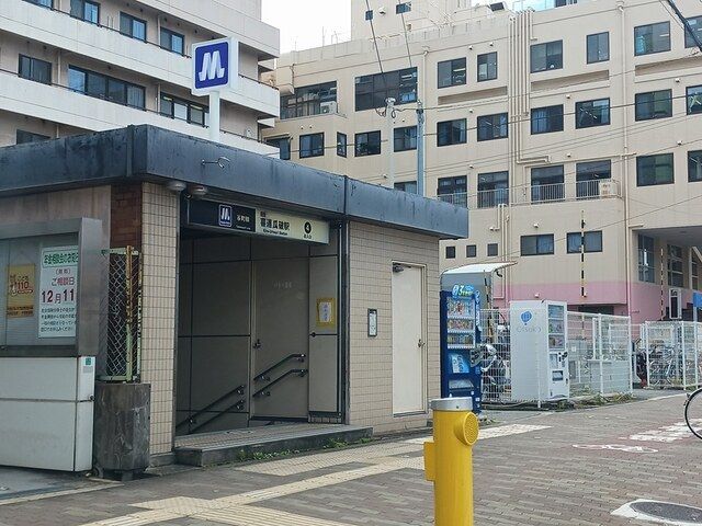 近くの駅まで962m（徒歩13分）