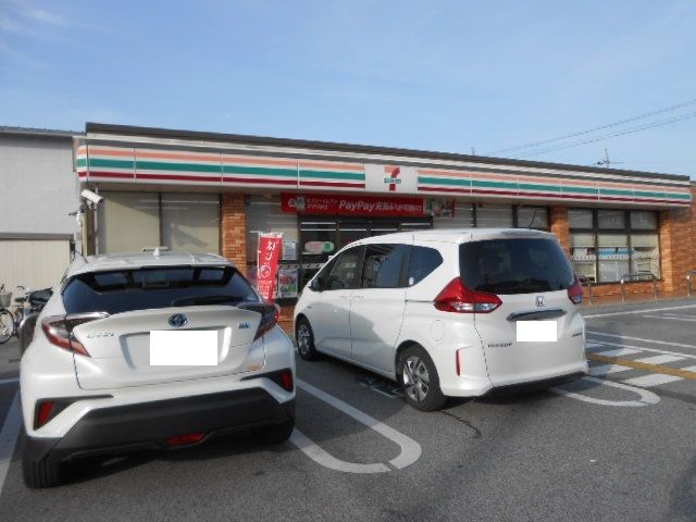 近くのセブンイレブン彦根地蔵町店様まで450m（徒歩6分）