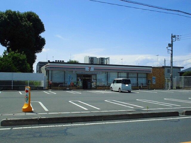 近くのコンビニまで350m（徒歩5分）