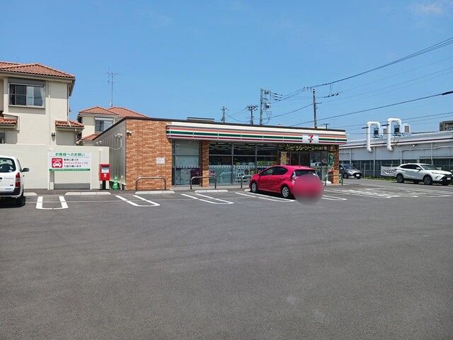 近くのコンビニまで286m（徒歩4分）