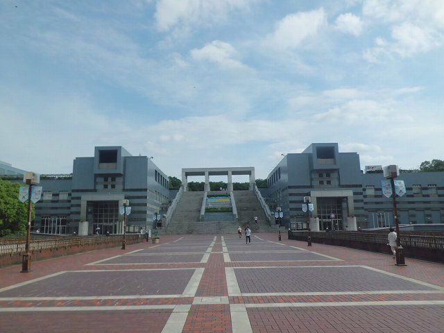 近くのパルテノン多摩まで350m（徒歩5分）