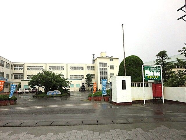 近くの中学校まで800m（徒歩10分）