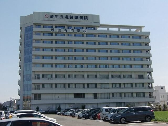 近くの病院まで1,200m（徒歩15分）