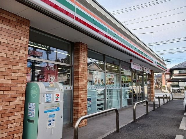 近くのセブンイレブンまで350m（徒歩5分）