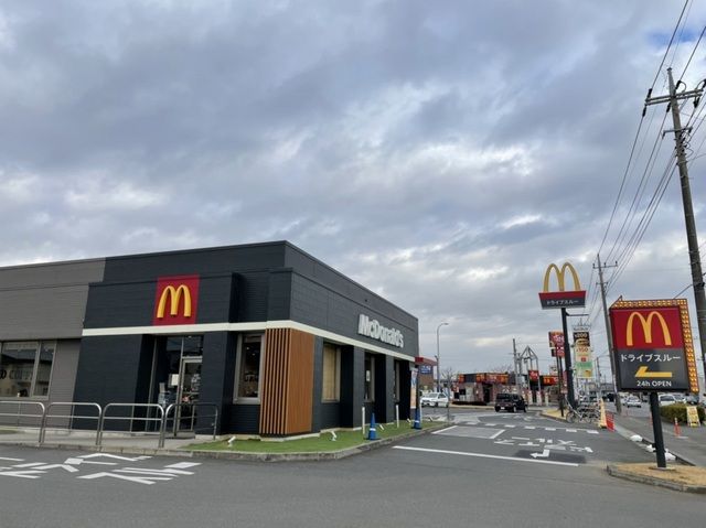 近くの飲食店まで1,450m（徒歩19分）
