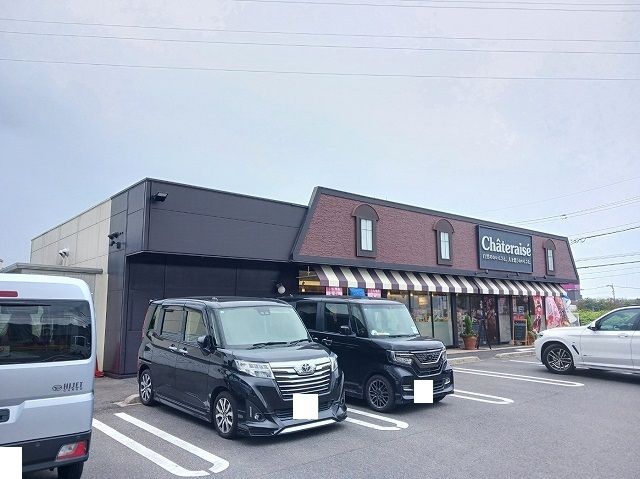 近くのシャトレーゼ光店まで70m（徒歩1分）