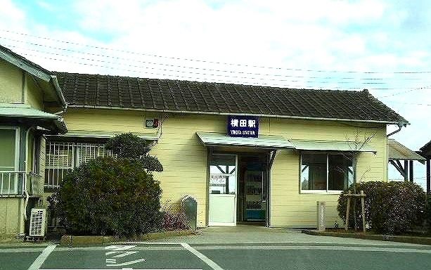 近くの駅まで300m（徒歩4分）
