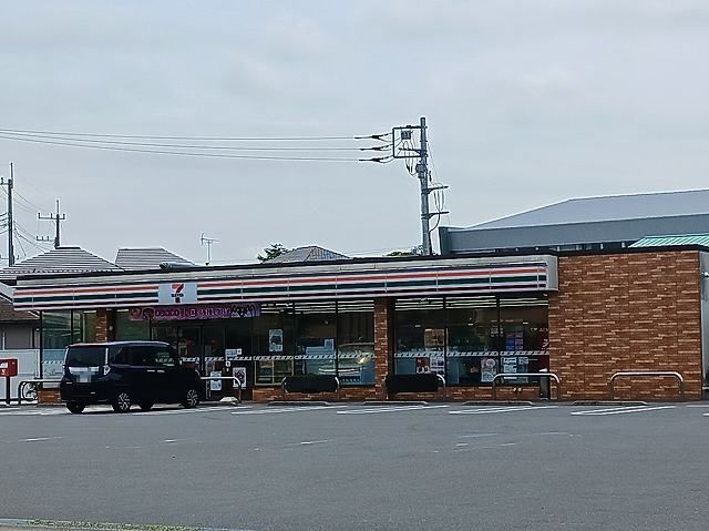 近くのコンビニまで250m（徒歩4分）