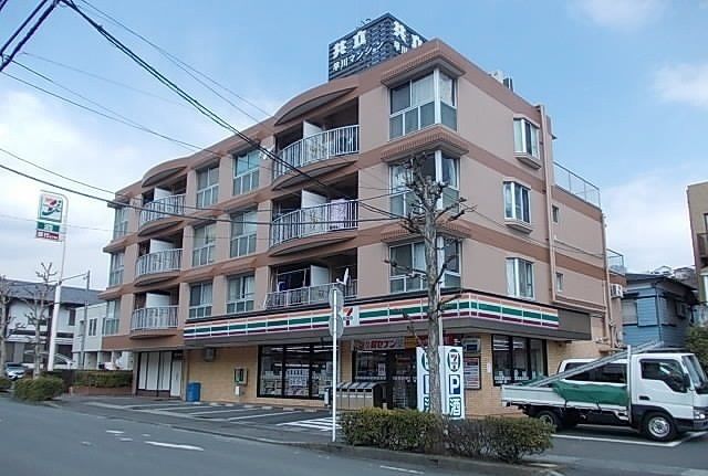 近くのセブンイレブン早川店まで140m(徒歩2分)