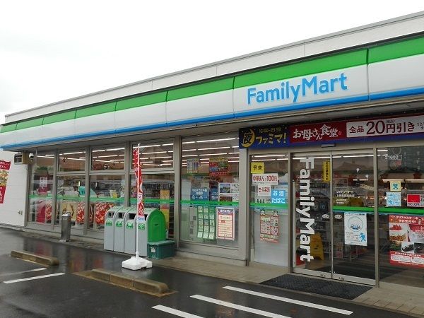 近くのコンビニまで160m（徒歩2分）