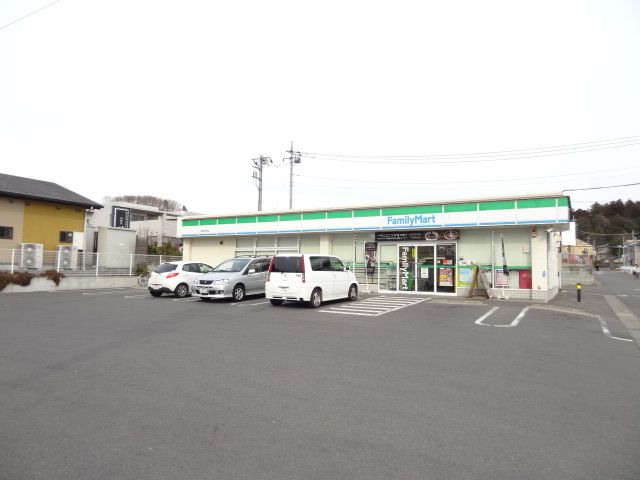 近くのコンビニまで900m（徒歩12分）