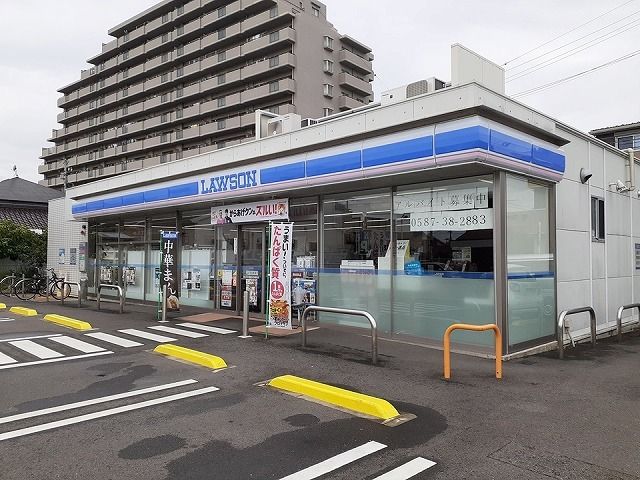 近くのローソン　大市場町店まで450m（徒歩6分）