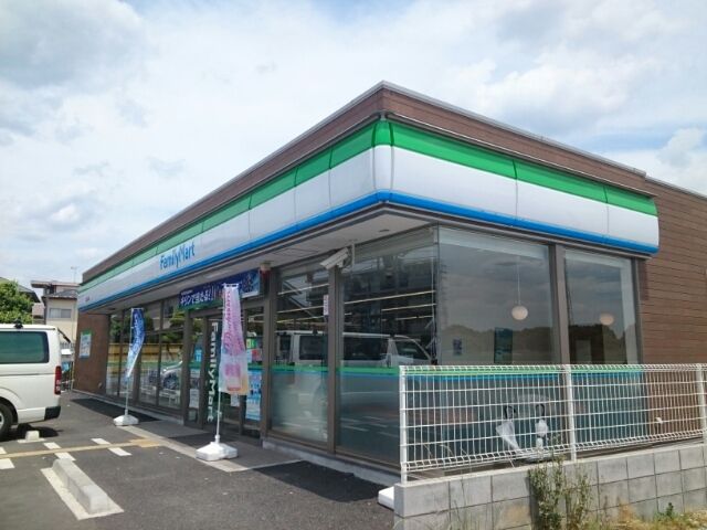 近くのコンビニまで230m（徒歩3分）