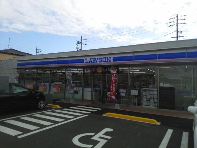 近くのコンビニまで500m（徒歩7分）